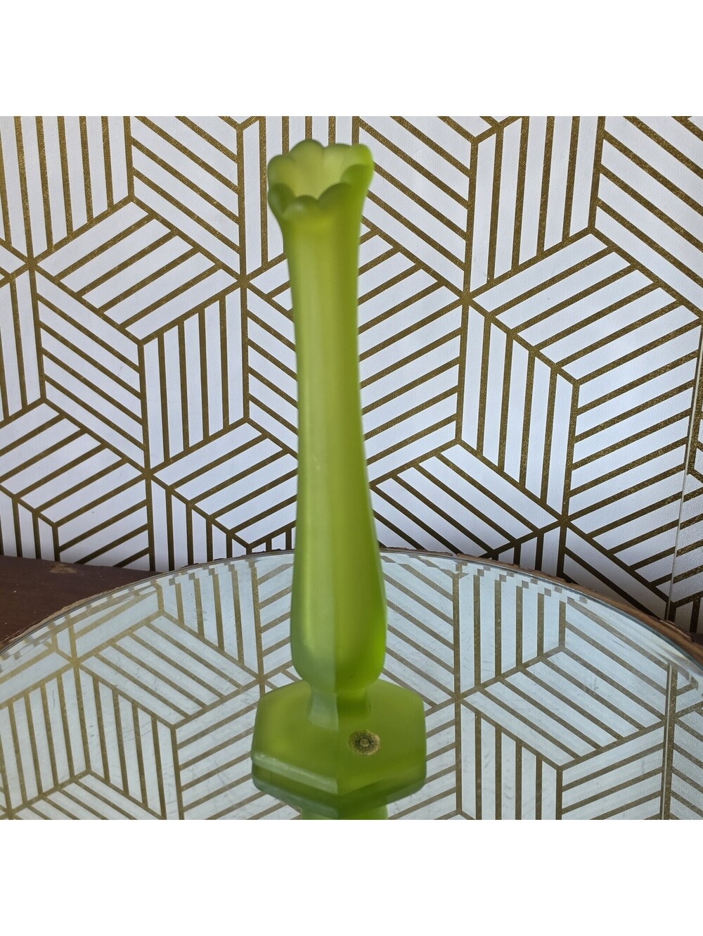 Vintage Westmoreland Collectible Frosted Green Satin Swung Stretch Bud Vase 9" - Picture 10 of 10